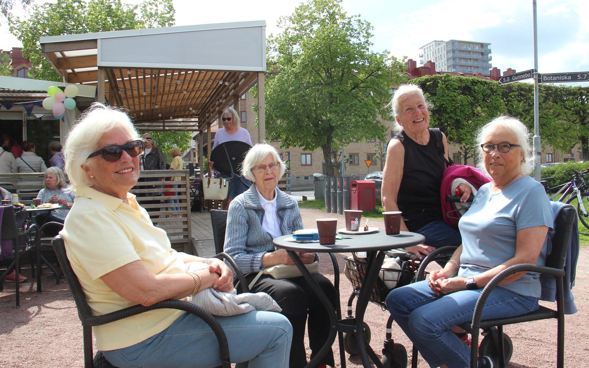 Efter gympan blev det fika. Från vänster: Anna-Lena Rydén Lund, Karin Gustafsson, Eva Johansson och Ann Pramborn.