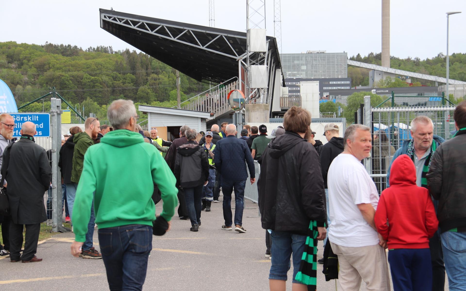 Det var gott om folk på stormatchen. 