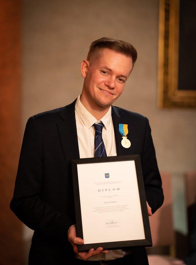 Uppsala är en härlig stad, men Mölndal kommer alltid att vara Joakim Medins hem. I juni tatuerade han in det gamla stadsvapnet på sin arm i samband med hundraårsjubileet. 