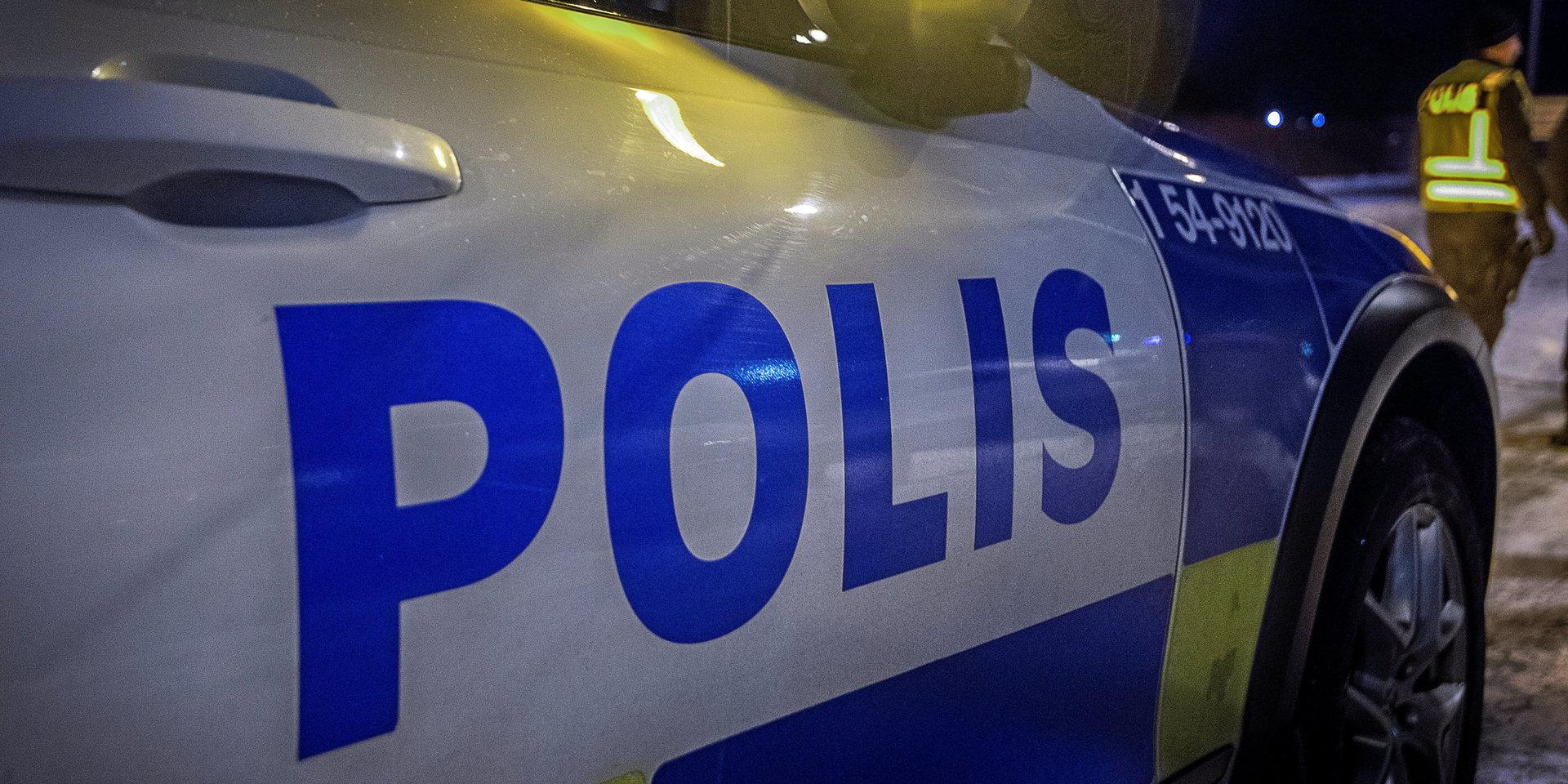 Under tidiga torsdagsmorgonen larmades polisen om en stöld.