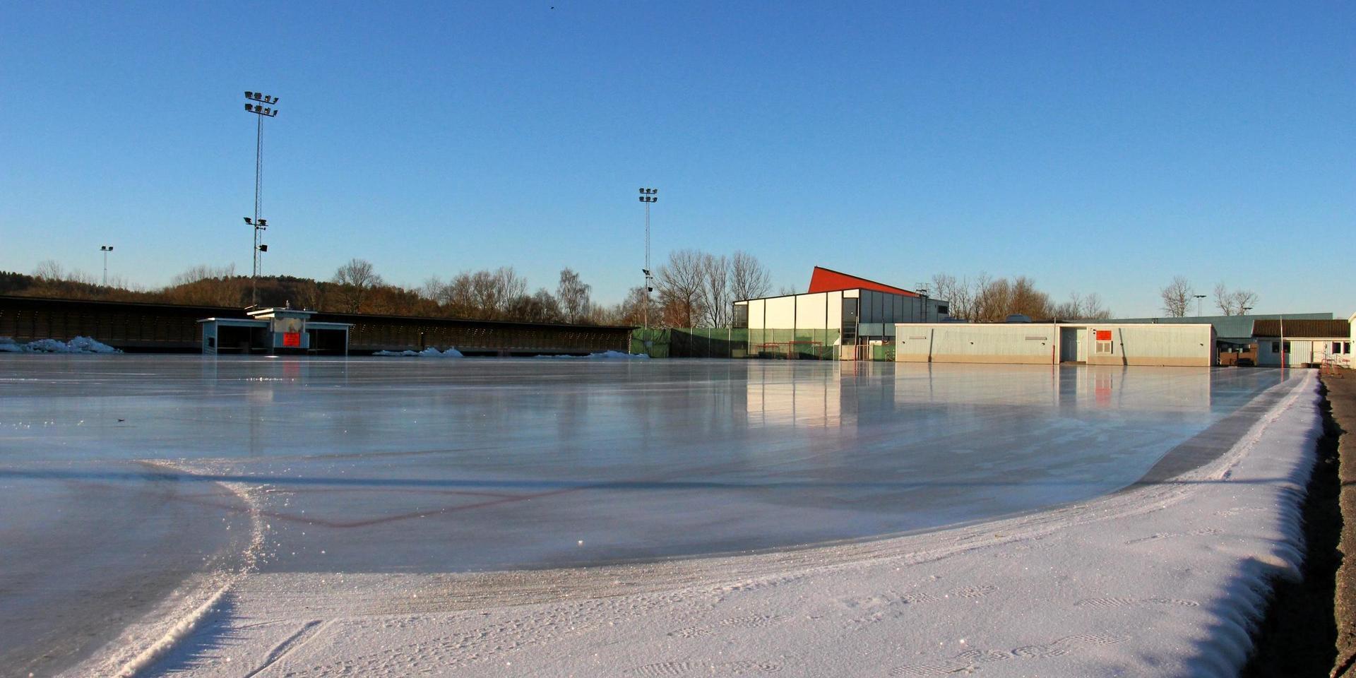 Arkivfoto på Åby bandybana.